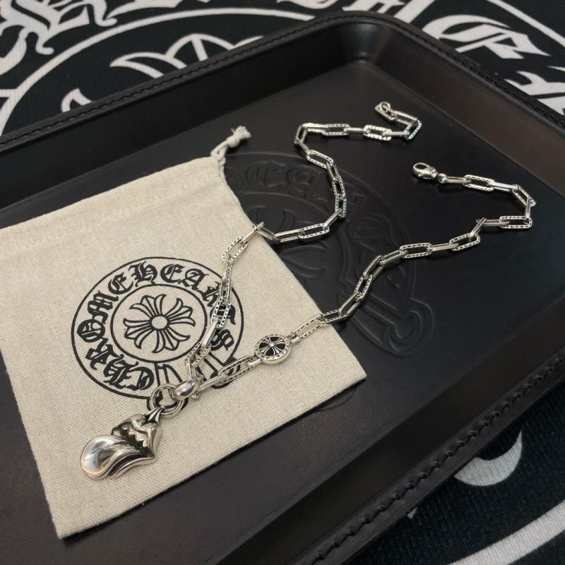 Ch*0me He**ts necklaces